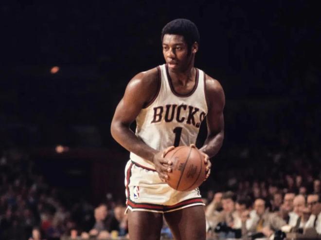 奠定坚实基 奠定坚实基