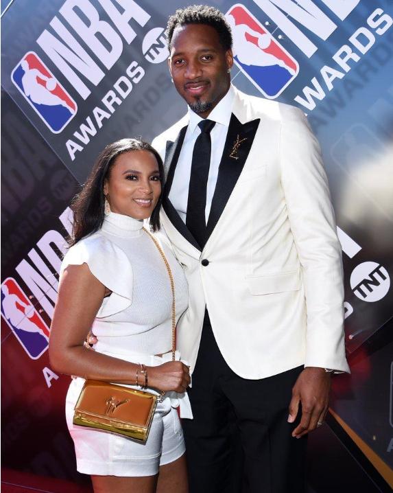 也让这位泳 也让这位泳