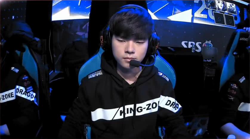 足球训练中 足球训练中