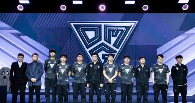 现感到惊讶 现感到惊讶